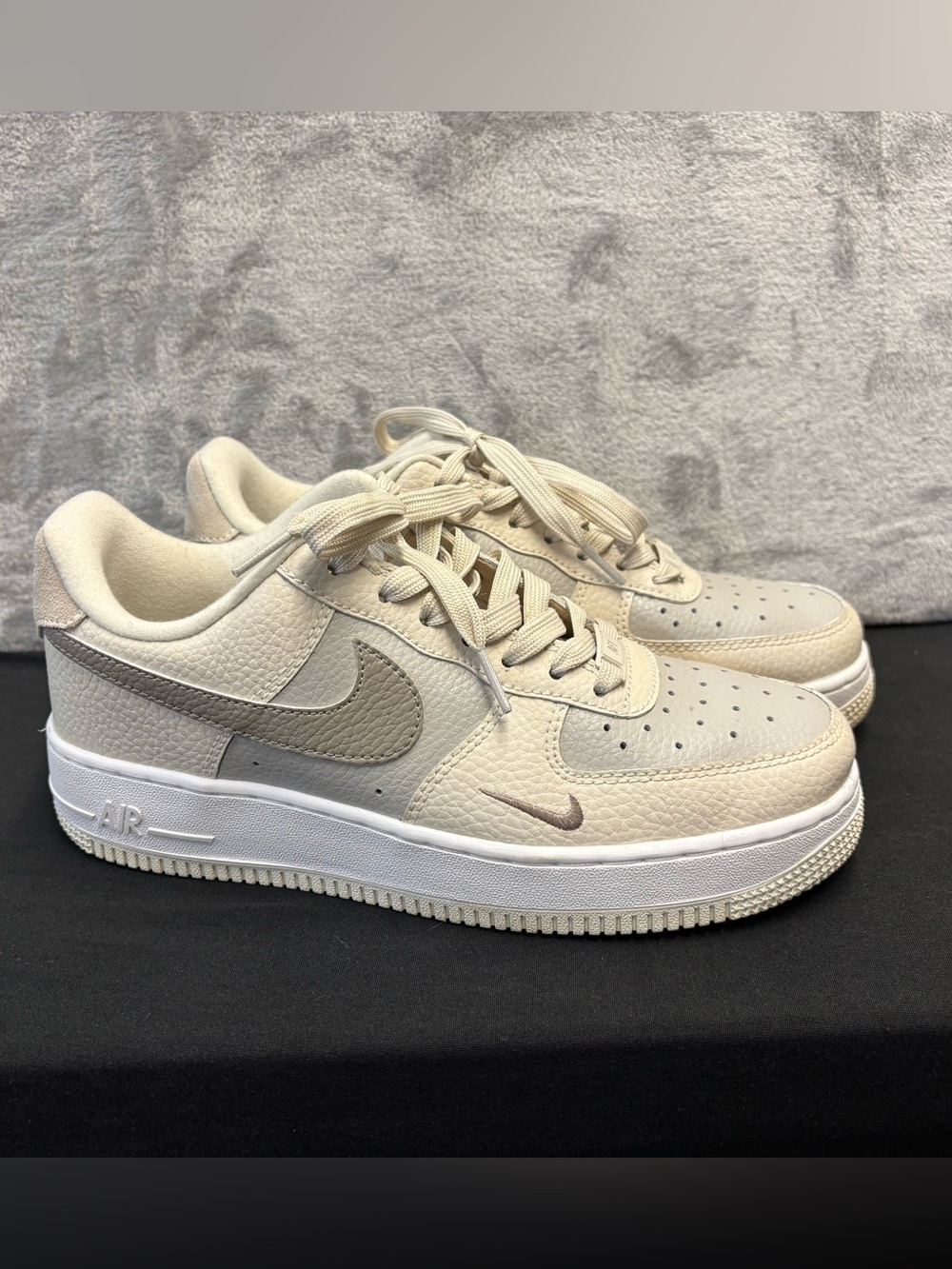 Women’s Nike Air Force 1 '07 Low Moon Fossil W - FB8483-100 Sz 8 Like New